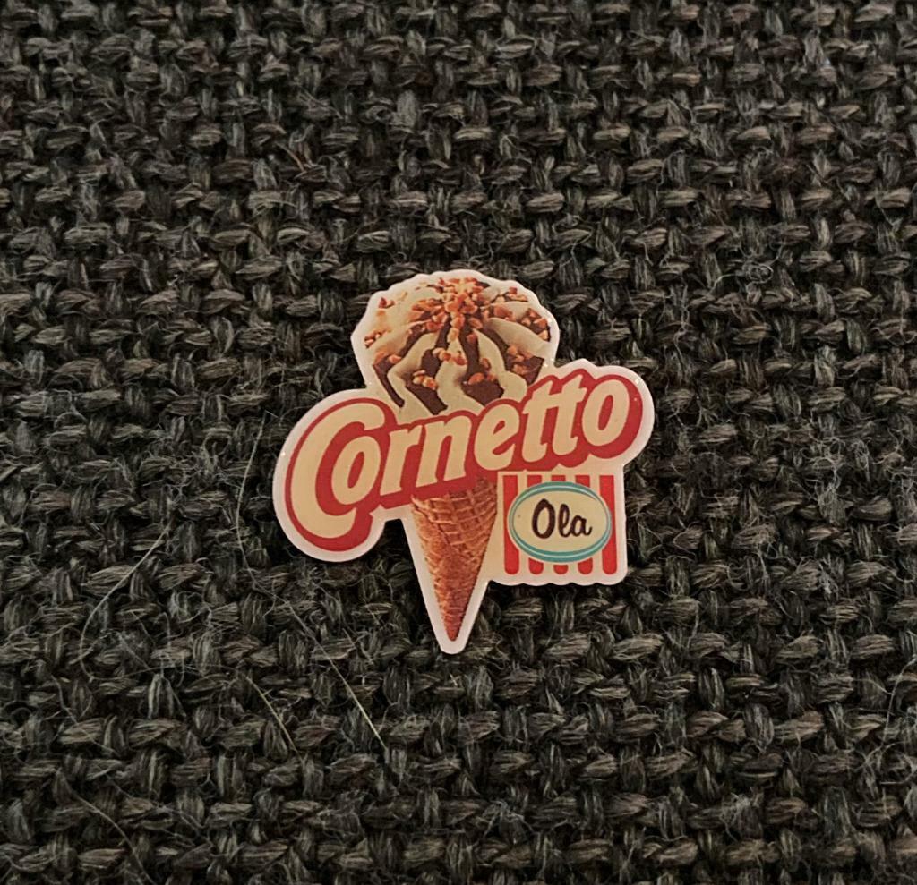 PIN - OLA - CORNETTO - IJS - GLACE - ICE CREAM, Envoi, Utilisé, Marque, Insigne ou Pin's
