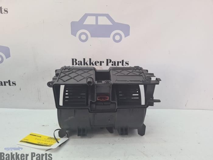 Moteur de ventilation chauffage d'un Renault Megane, -, Renault, -, 3 mois de garantie