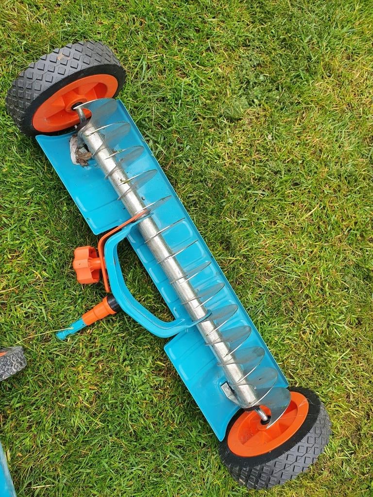Verticulteerder en strooi zaai apparaat, Tuin en Terras, Ophalen, Zo goed als nieuw