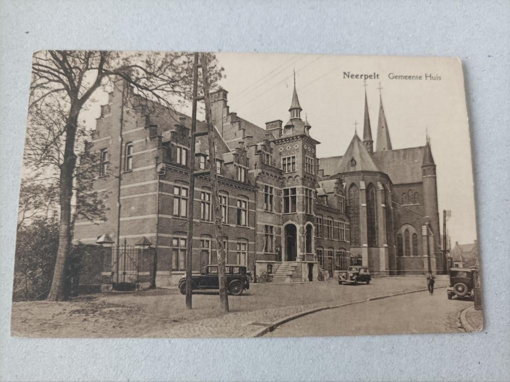 Neerpelt, hôtel de ville, voitures anciennes., Enlèvement ou Envoi