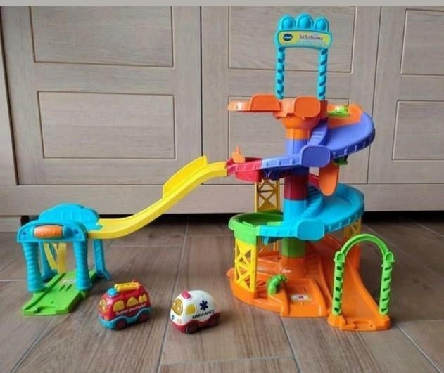 VTech Tut Tut ( Mijn rodelparkeerplaats), Kinderen en Baby's, Speelgoed | Vtech, Zo goed als nieuw, Ophalen of Verzenden
