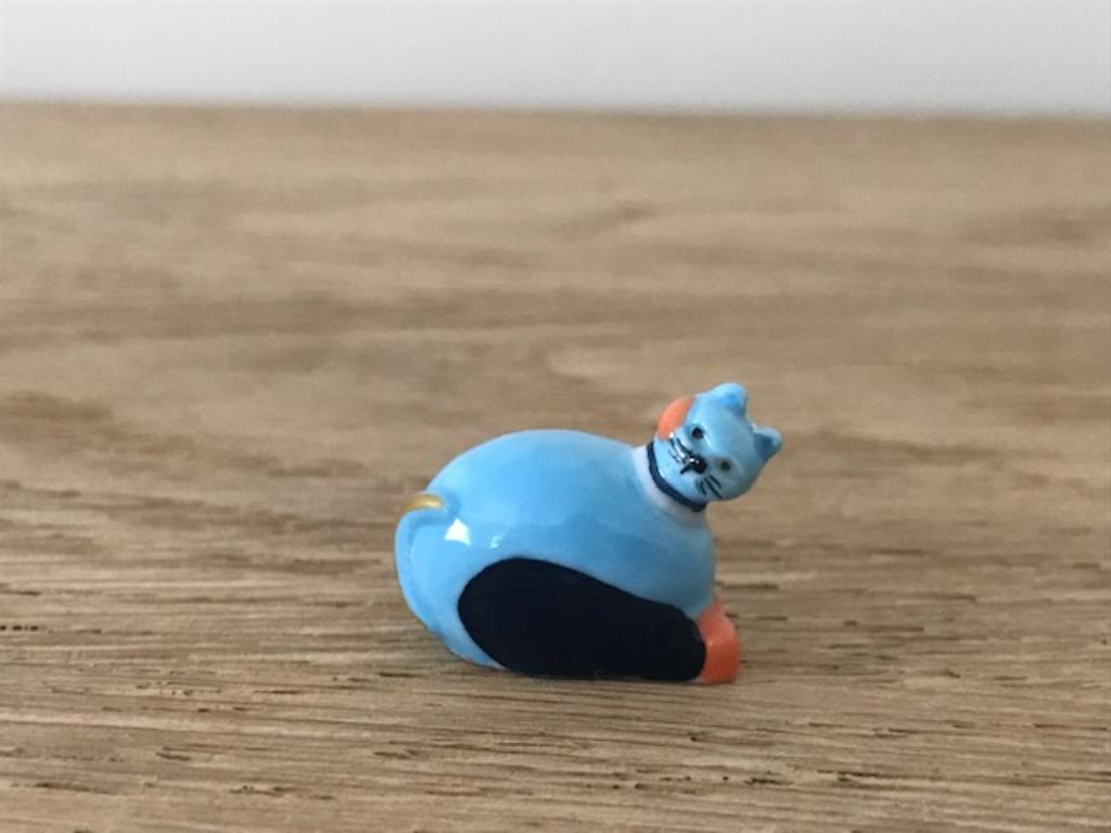 Nieuw blauw stenen poesje - 2,5cmx2cm (nr4988), Collections, Collections Animaux, Enlèvement ou Envoi, Neuf, Chien ou Chat, Statue ou Figurine