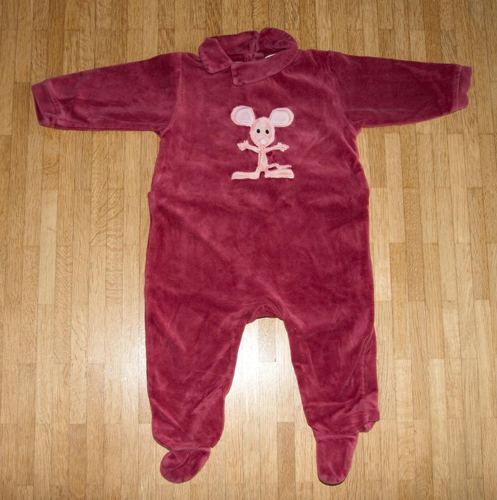 Zachte bordeaux pyjama met muisje - maat 74, Kinderen en Baby's, Ophalen of Verzenden, Gebruikt, Jongetje of Meisje, Nacht- of Onderkleding