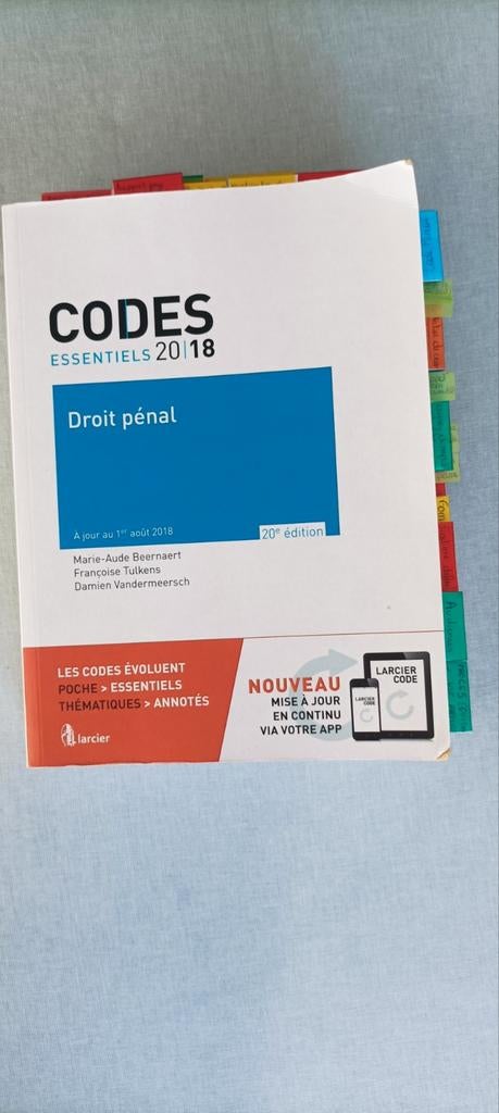 3 LIVRES DE DROIT ... faire offre, Livres, Enlèvement