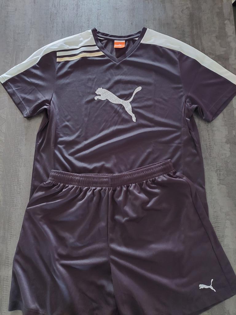 Puma voetbalshirts + broekjes zaal voetbalploeg 25euro/alles, Enlèvement, Comme neuf, Maillot