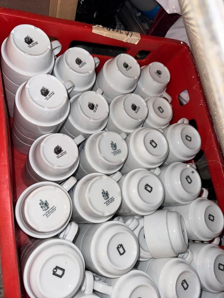 Tasse La Porcelaine de Baudour, Enlèvement, Comme neuf, Autres matériaux, Tasse et/ou soucoupe