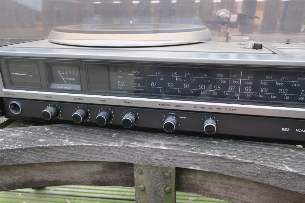 Retro platenspeler met cassttendeck en radio., Verzamelen, Retro, Ophalen