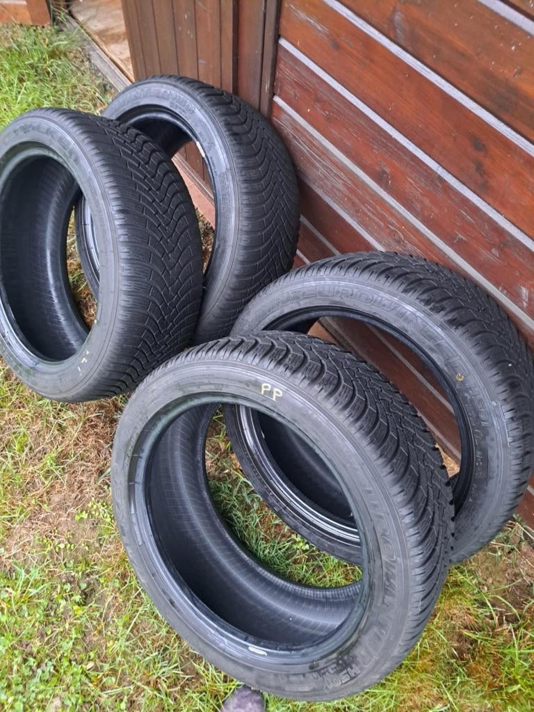 Falken 245/45 R18 100V runflat winterbanden, Auto-onderdelen, Banden en Velgen, Ophalen, 18 inch, Winterbanden, Band(en)