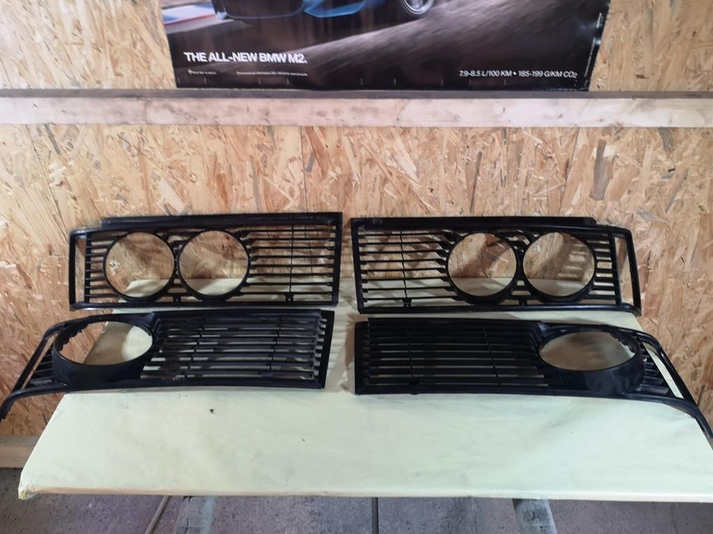 Grilles de phares (calandres) bmw e21, Auto-onderdelen, Verlichting, Ophalen of Verzenden, BMW