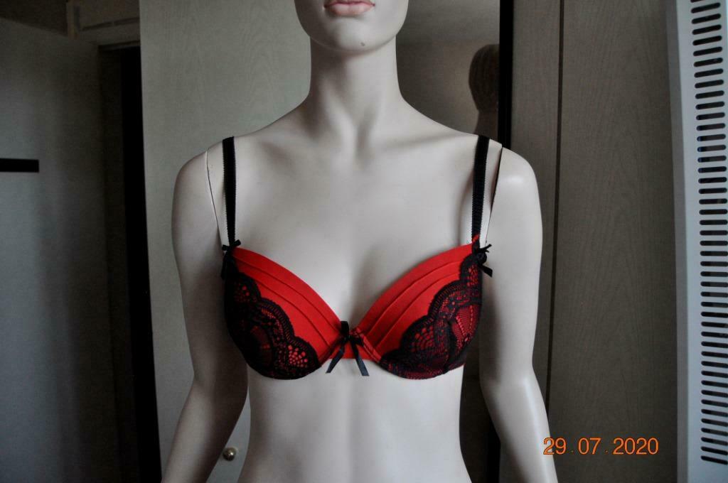 Soutien gorge rouge et noir ;, Enlèvement ou Envoi, Rouge, Soutien-gorge