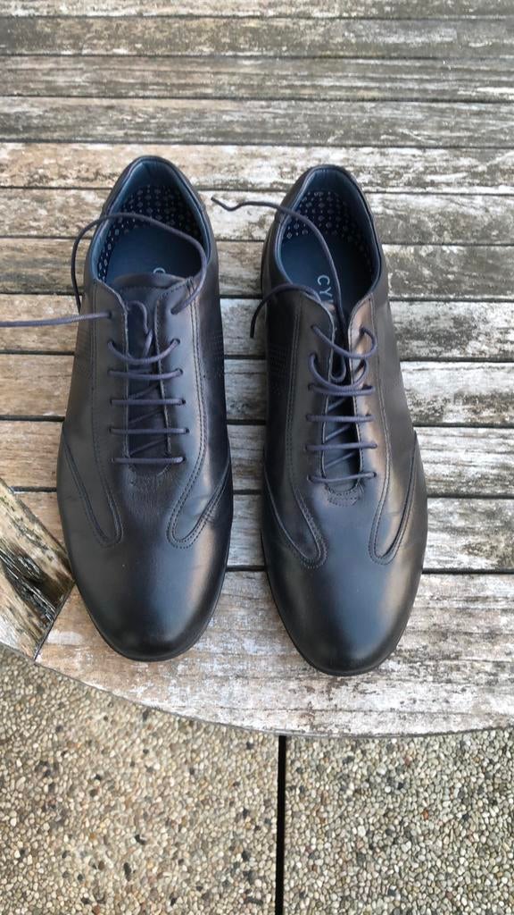 Nieuwe klassieke schoenen., Ophalen