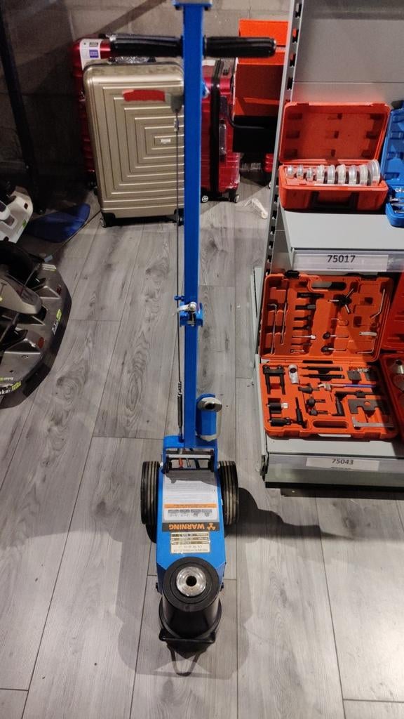 Krachtige pneumatische garage krik 60 Ton, Ophalen of Verzenden, Nieuw, Garagekrik