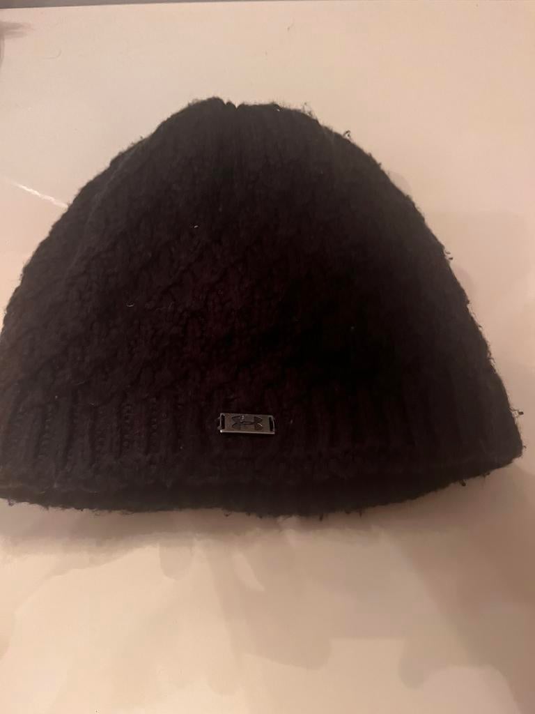 un bonnet mixte en tricot Under Armour de couleur noir, Enlèvement ou Envoi, Comme neuf