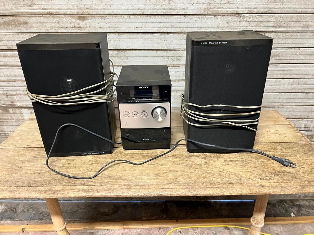 Radio/ cd met 2 boxen, Enlèvement, Utilisé