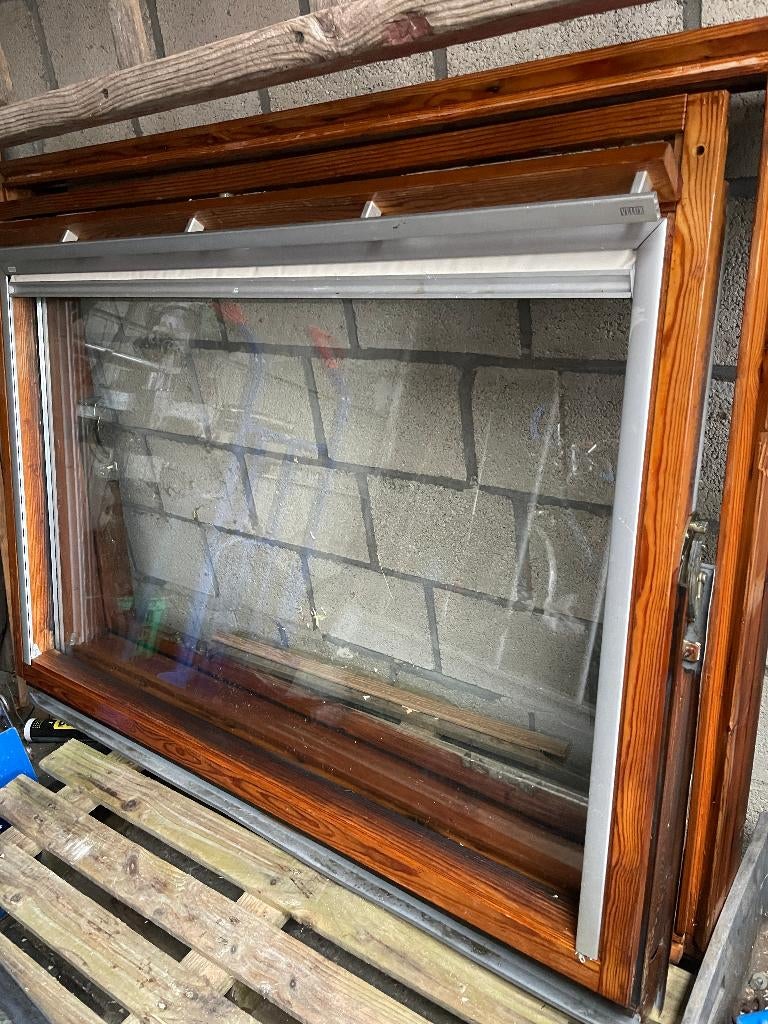 Fenêtres de toit VELUX + accessoires., Bricolage & Construction, Châssis & Portes coulissantes, Utilisé, Lucarne, Bois, 75 à 150 cm