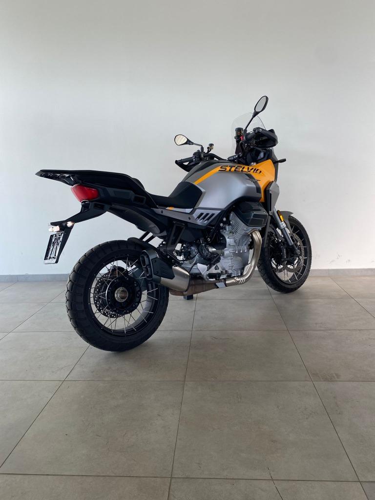 Moto Guzzi Stelvio, Motos, Motos | Moto Guzzi, Permis Moto A, Entreprise, Plus de 35 kW, 2 cylindres