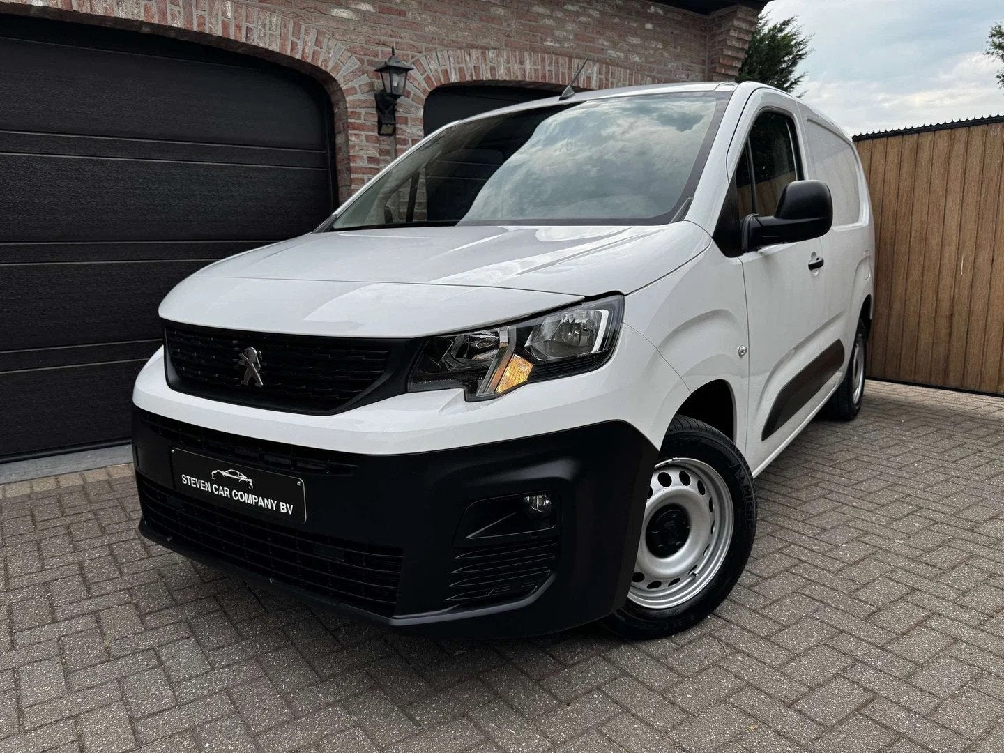 Peugeot Partner | BTW INCL | L2 | A/C | CARPLAY | CRUISE CON, 75 kW, Stof, Gebruikt, Euro 6