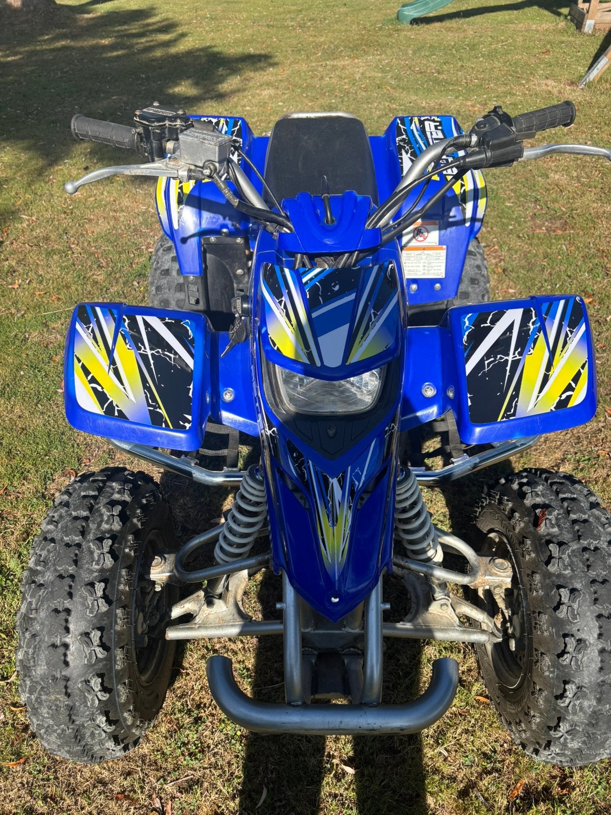 Blaster 200, Motos, Quads & Trikes, 12 à 35 kW, 195 cm³, 1 cylindre