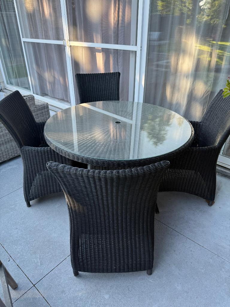 Tuinset 4stoelen + ronde tafel met glas, Ophalen, Tuinset