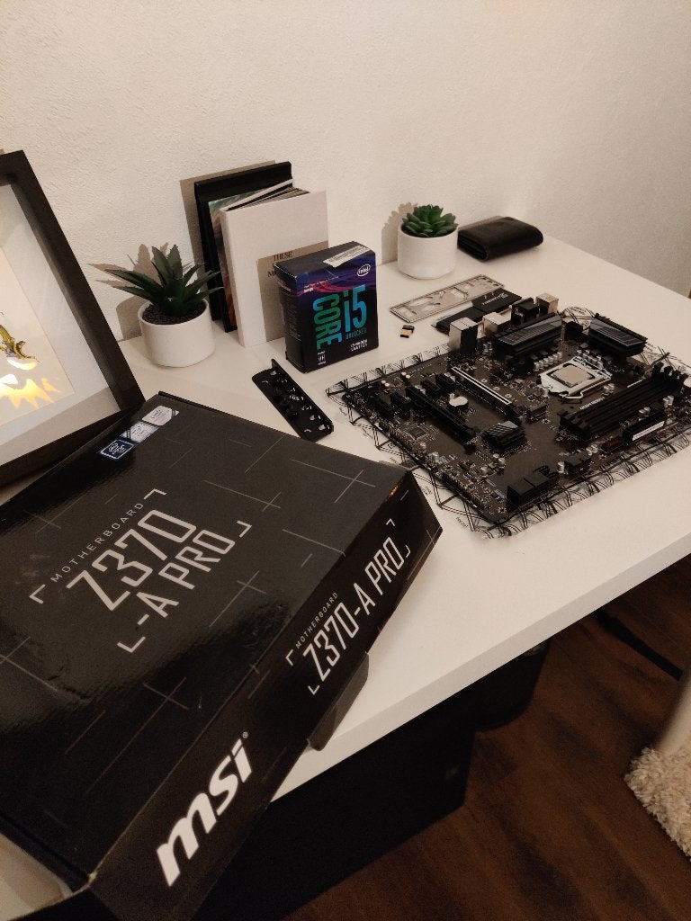 I5 8600K + MSI Z370 A PRO + 8GB DDR4 3000MHZ, Computers en Software, Moederborden, LGA 1151, DDR4, Ophalen of Verzenden, Zo goed als nieuw