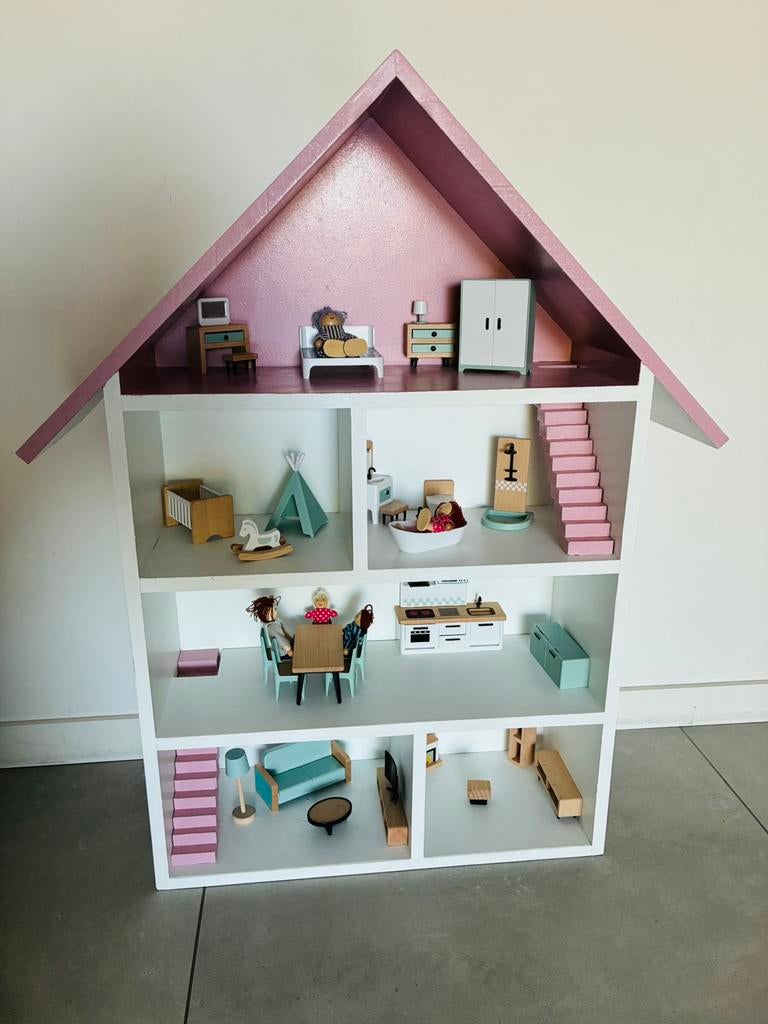 Poppenhuis hout roze - inclusief accessoires, Ophalen, Zo goed als nieuw, Poppenhuis