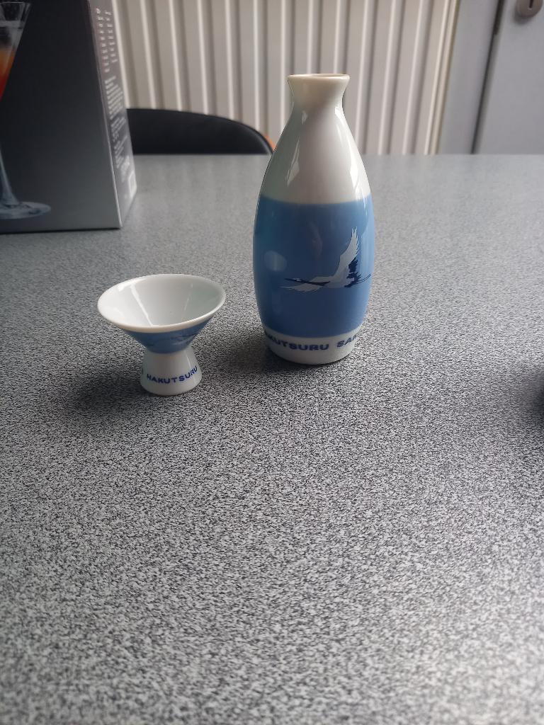sake setje, Ophalen of Verzenden, Zo goed als nieuw, Porselein, Overige typen