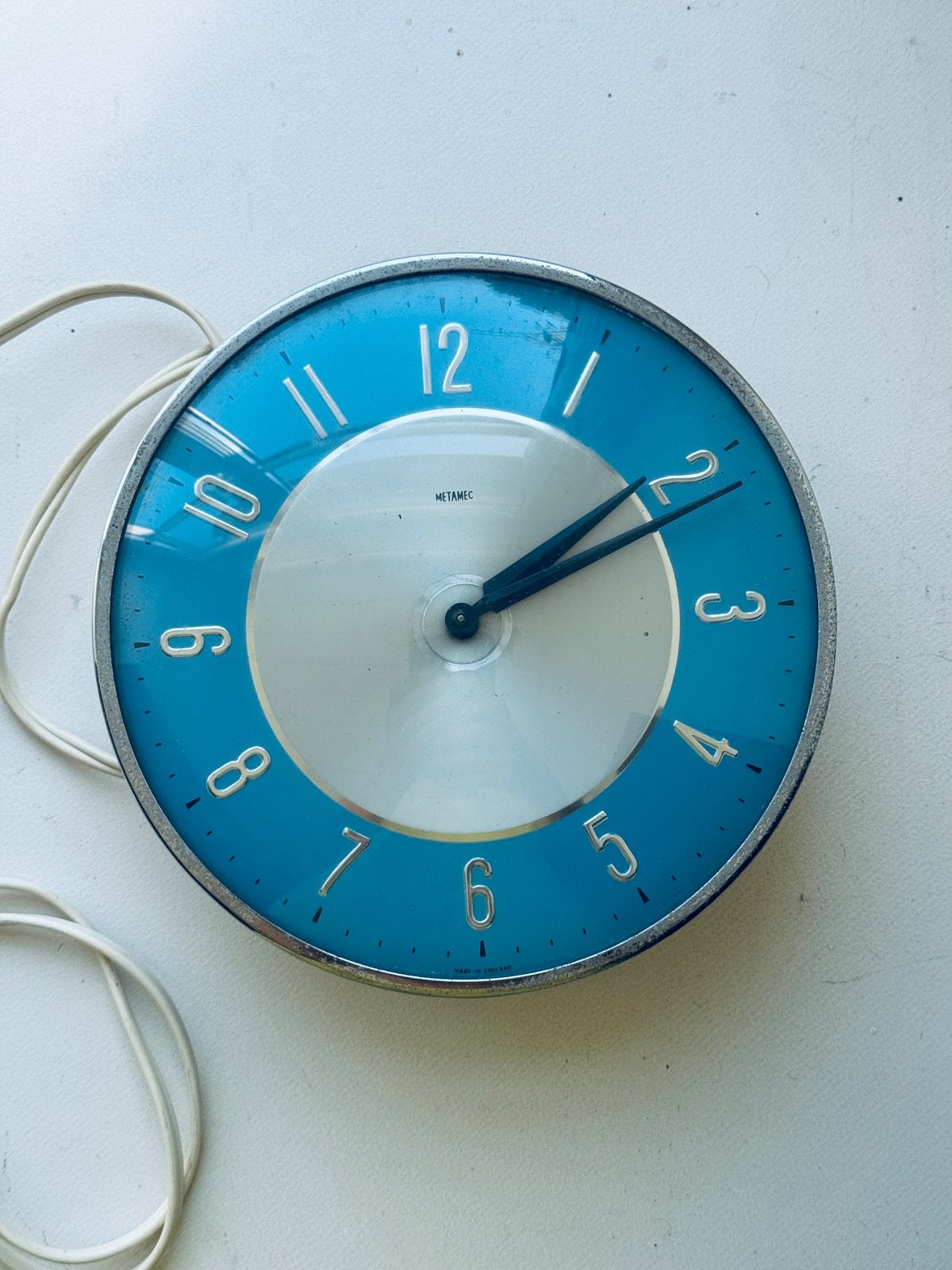 Metamec electrische klok, Vintage, Analoog, Ophalen of Verzenden, Blauw