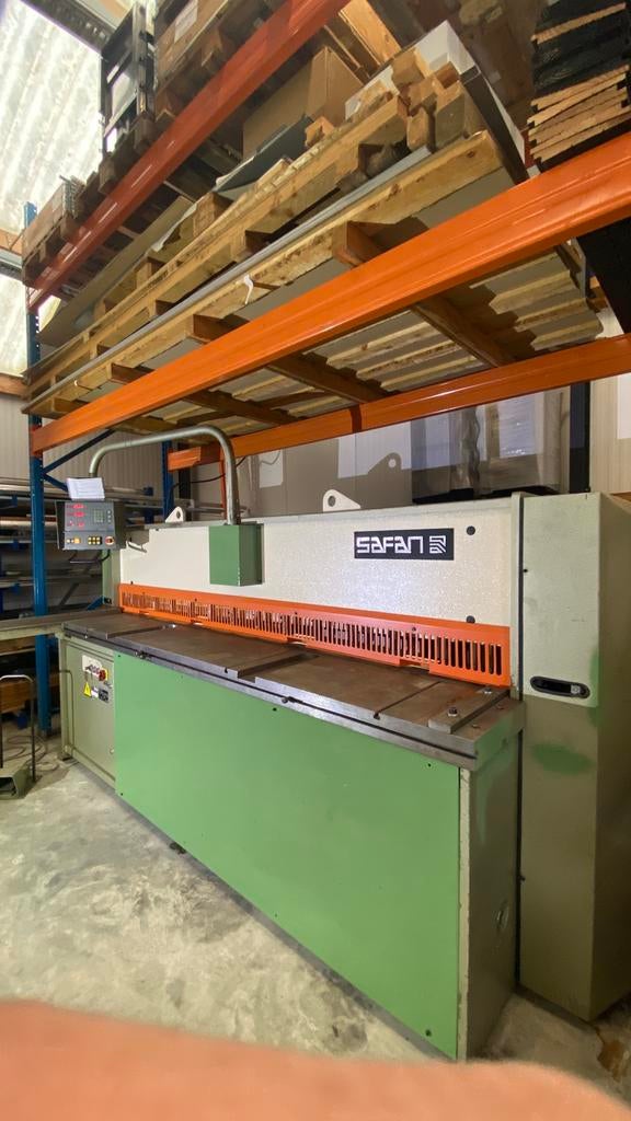Safan HVR 255-4 knipschaar Guilliotine CNC werkende machine, Ophalen