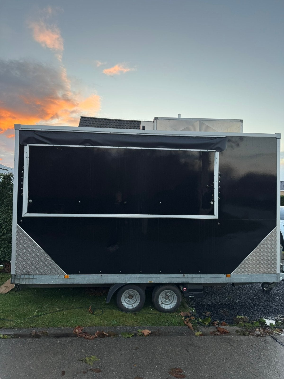 Mobiele frituur, foodtruck, aanhangwagen, Ophalen, Zo goed als nieuw