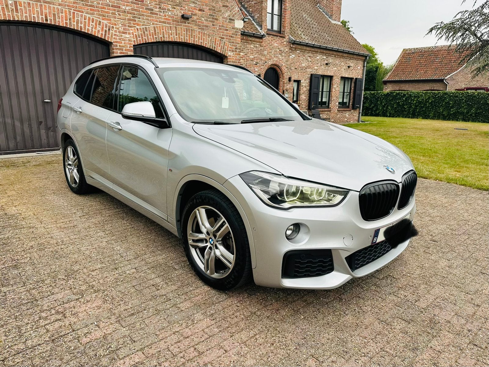 Bmw X1 M pack 1.5 twin turbo 2017, Autos, X1, Argent ou Gris, Achat, Euro 6
