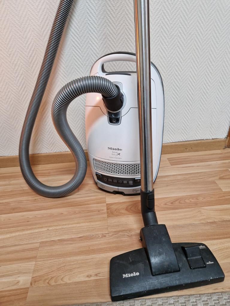 Miele stofzuiger, Ophalen of Verzenden, Stofzuiger