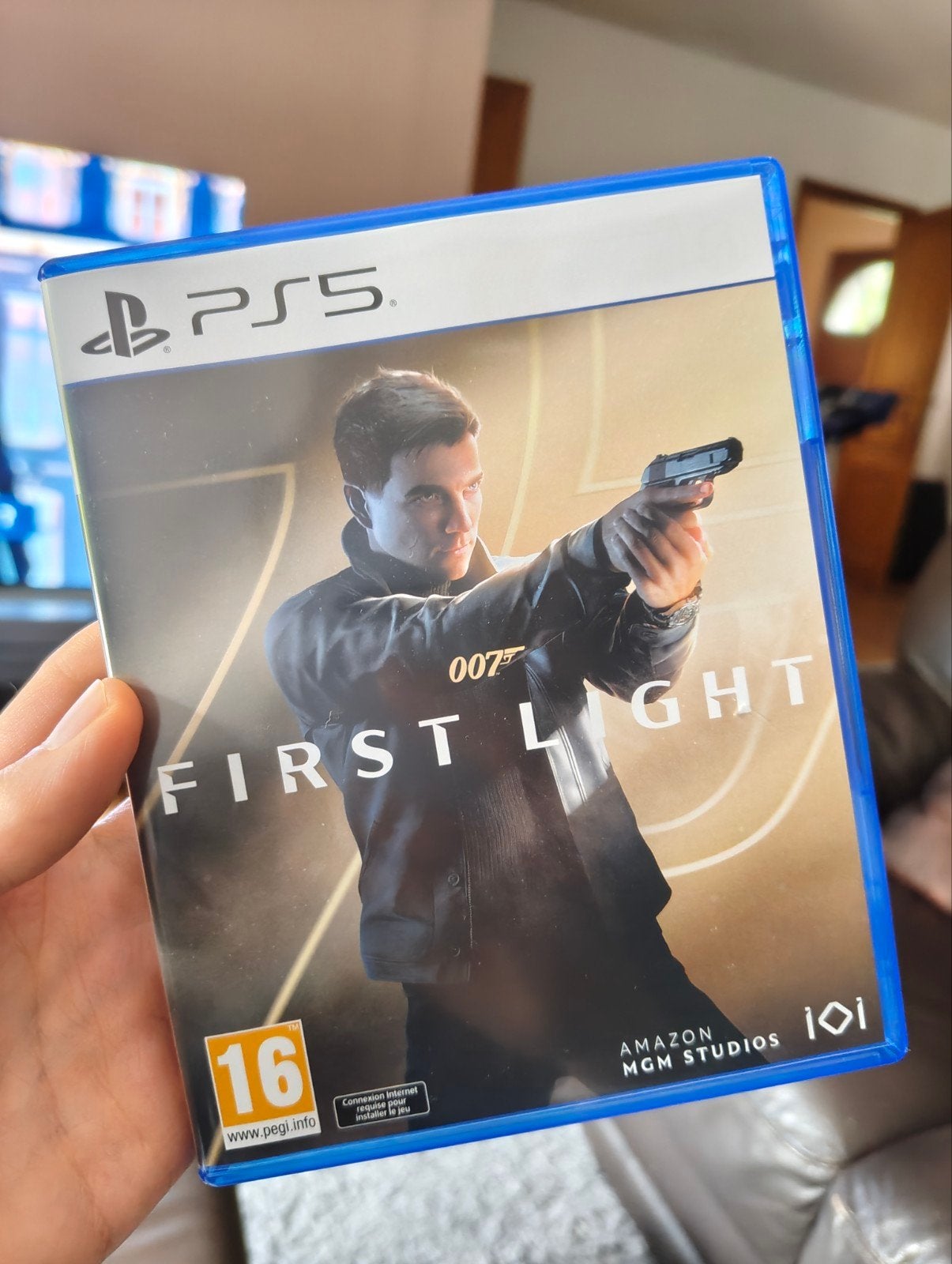 James Bond 007 first light (PS5), Enlèvement ou Envoi