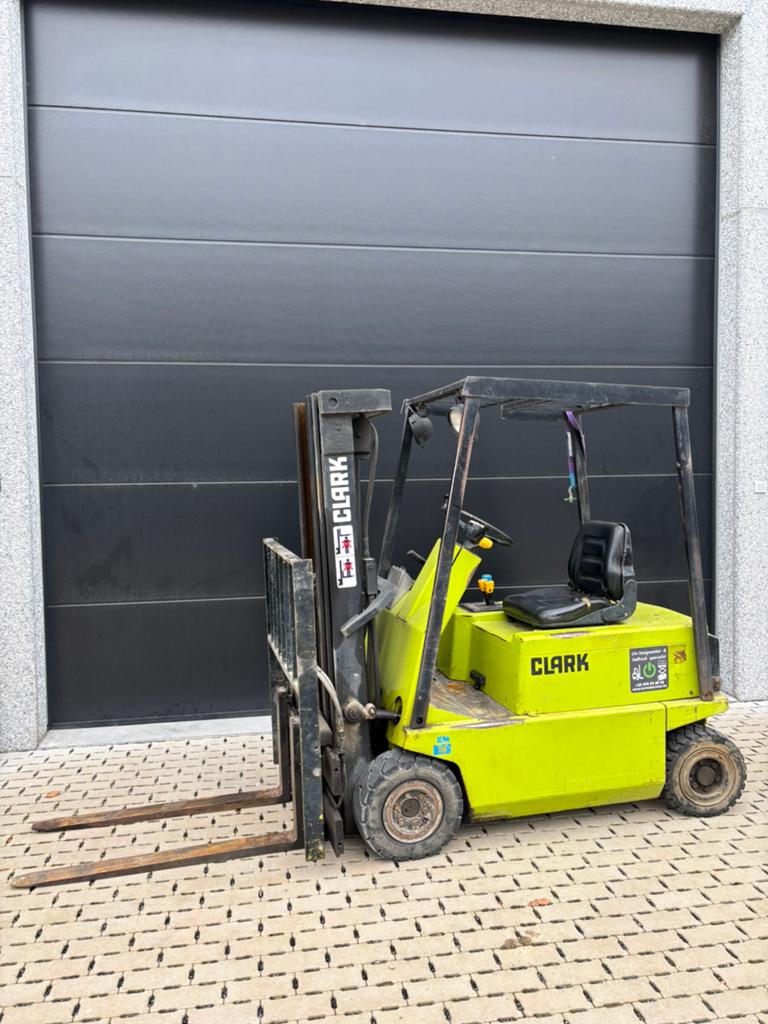 Heftruck Clark EM15, Articles professionnels, Machines & Construction | Chariots élévateurs & Transport interne, 1000 à 2000 kg