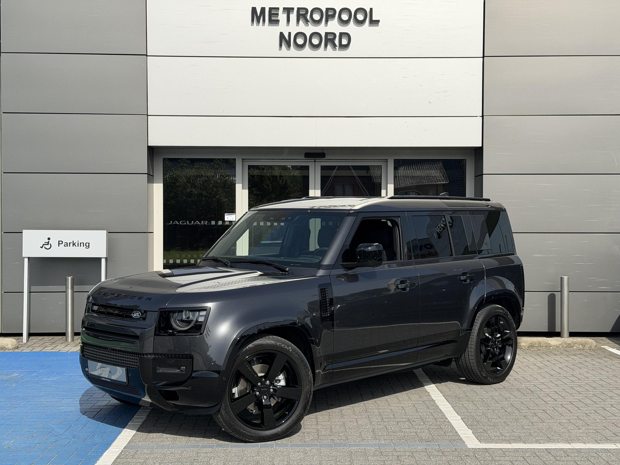 Land Rover Defender // 110 D250 X-Dynamic SE, Argent ou Gris, Achat, Entreprise, Noir