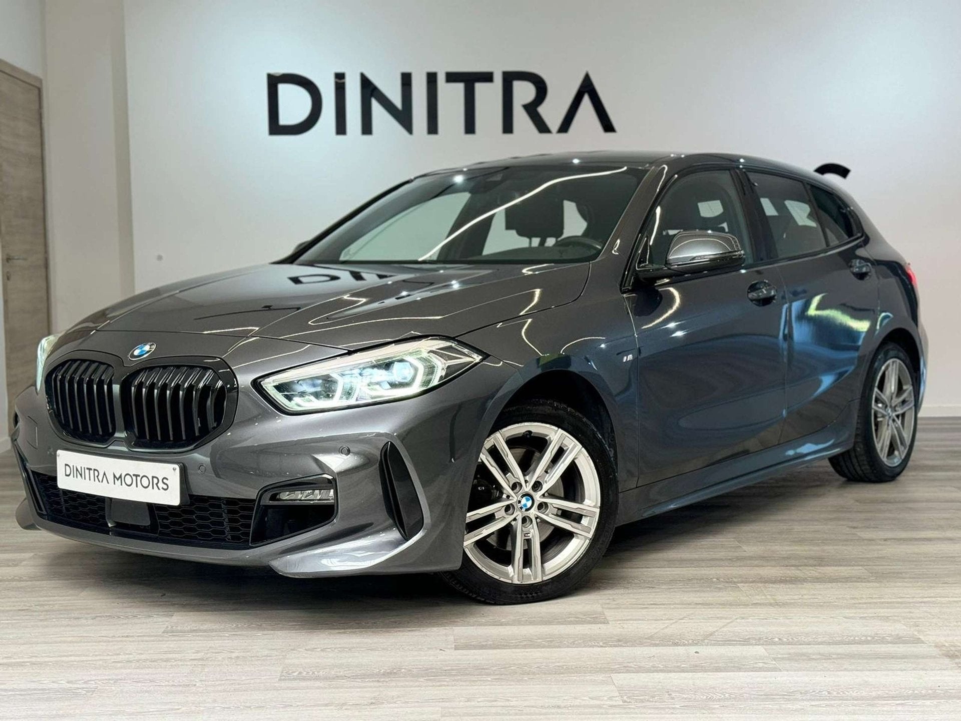 BMW 118 M Sport - Carplay/Navi/Cruise/Digital cockpit/Zetelv, Automaat, 1 Reeks, Gebruikt, Lichtsensor