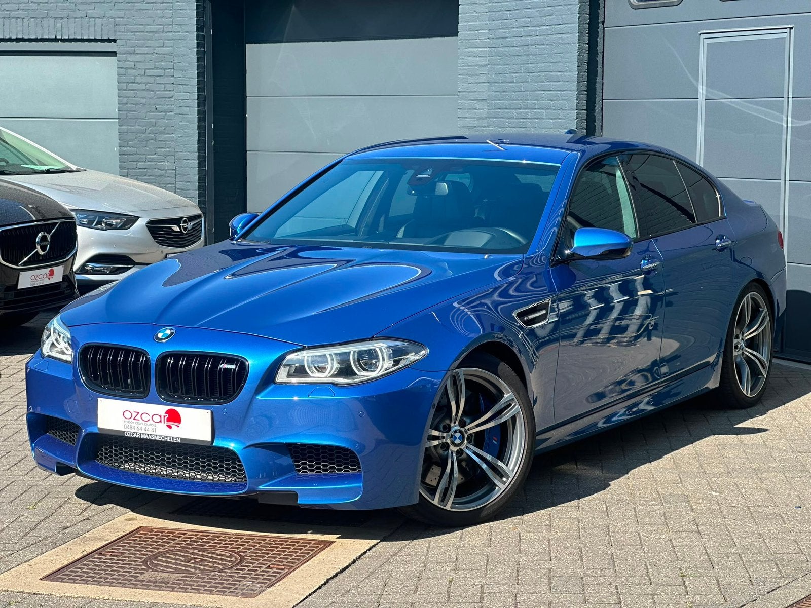 BMW M5 F10 Competition Package|Belgisch|1SteEig|BTW|B&O|HUD, Auto's, Automaat, Dealer onderhouden, Achterwielaandrijving, Regensensor