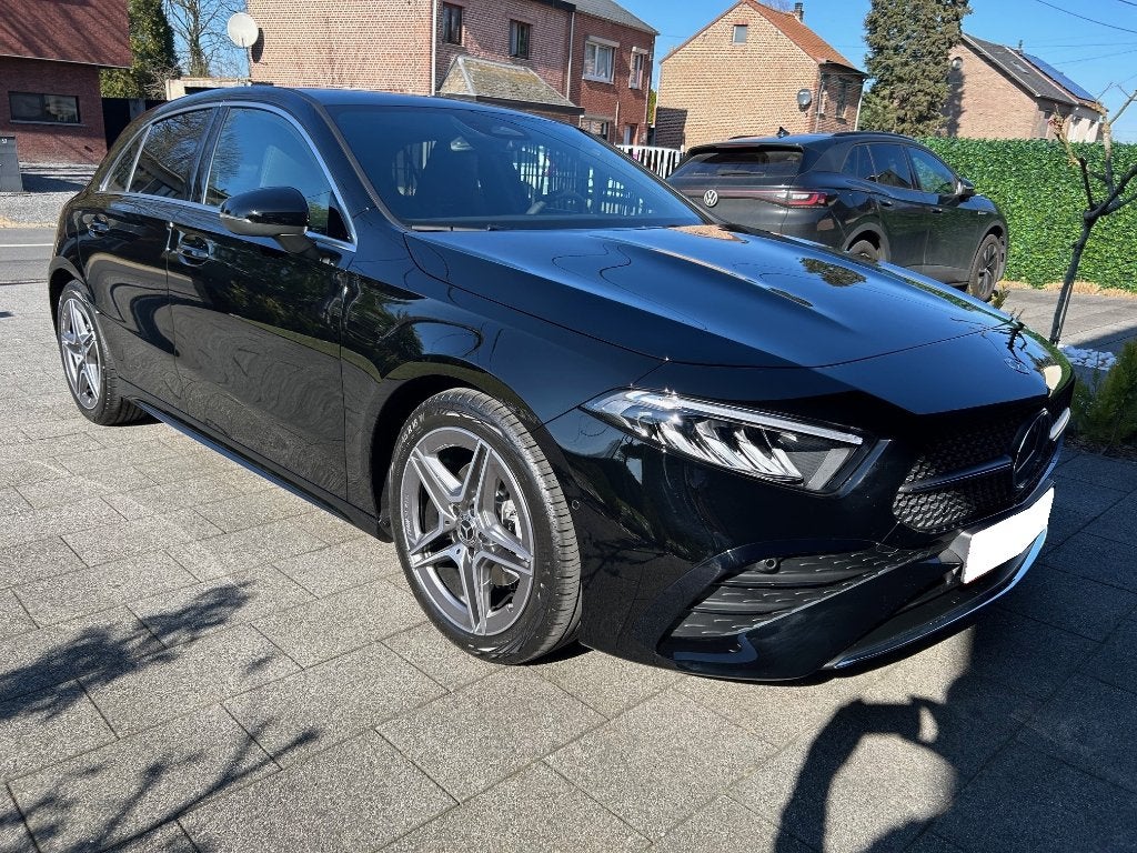 A180 * AMG-line * 2026 * 3.000km * 3j GARANTIE * GLOEDNIEUW!, Parkeerassistent, 4 cilinders, Alcantara, Zwart