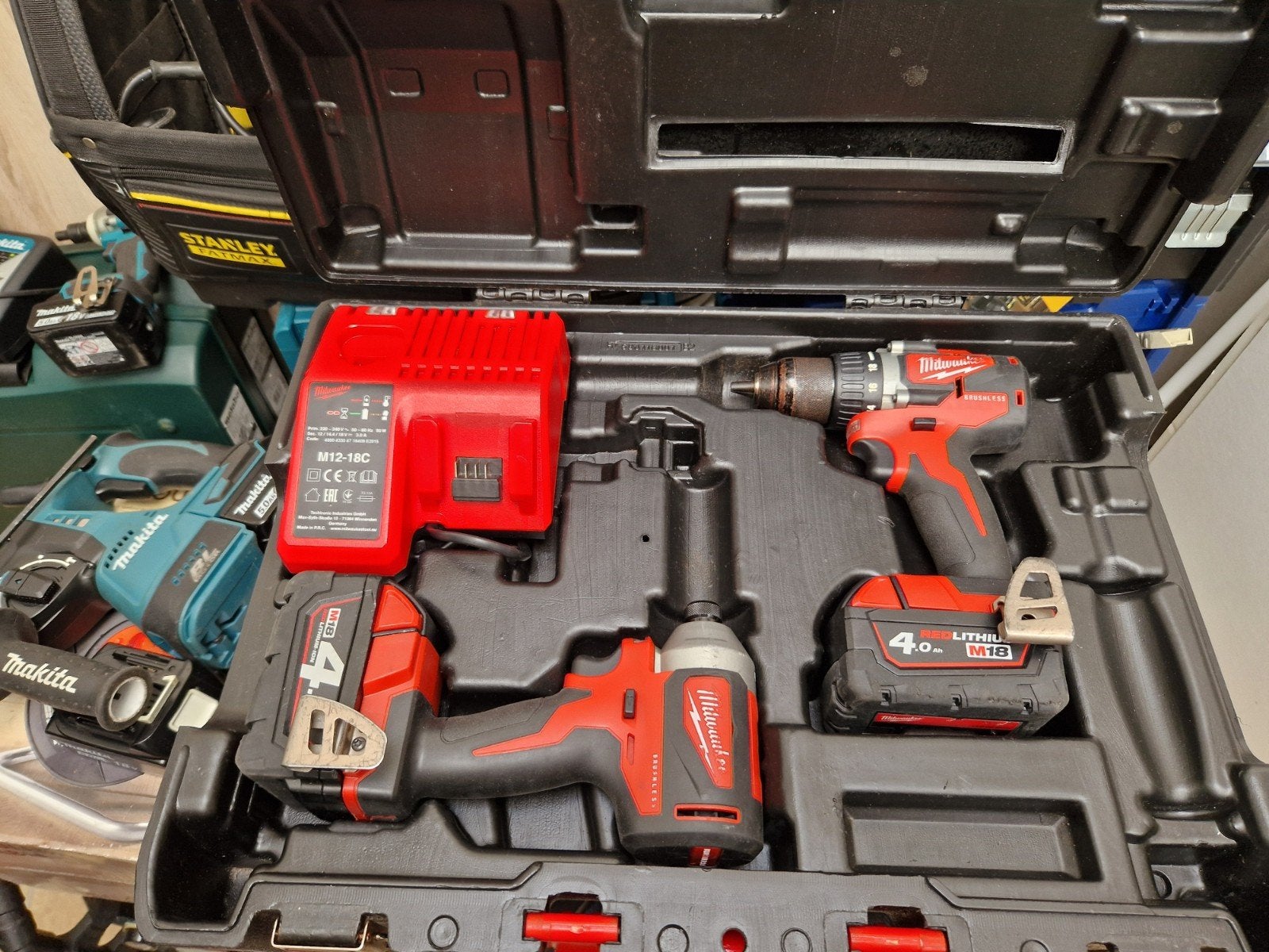 Milwaukee 2X batterijset met oplader en koffer, Ophalen, Gebruikt