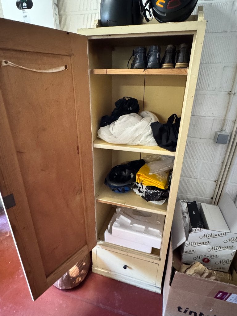 Gratis Kast, Ophalen, Met plank(en), Minder dan 50 cm, Gebruikt