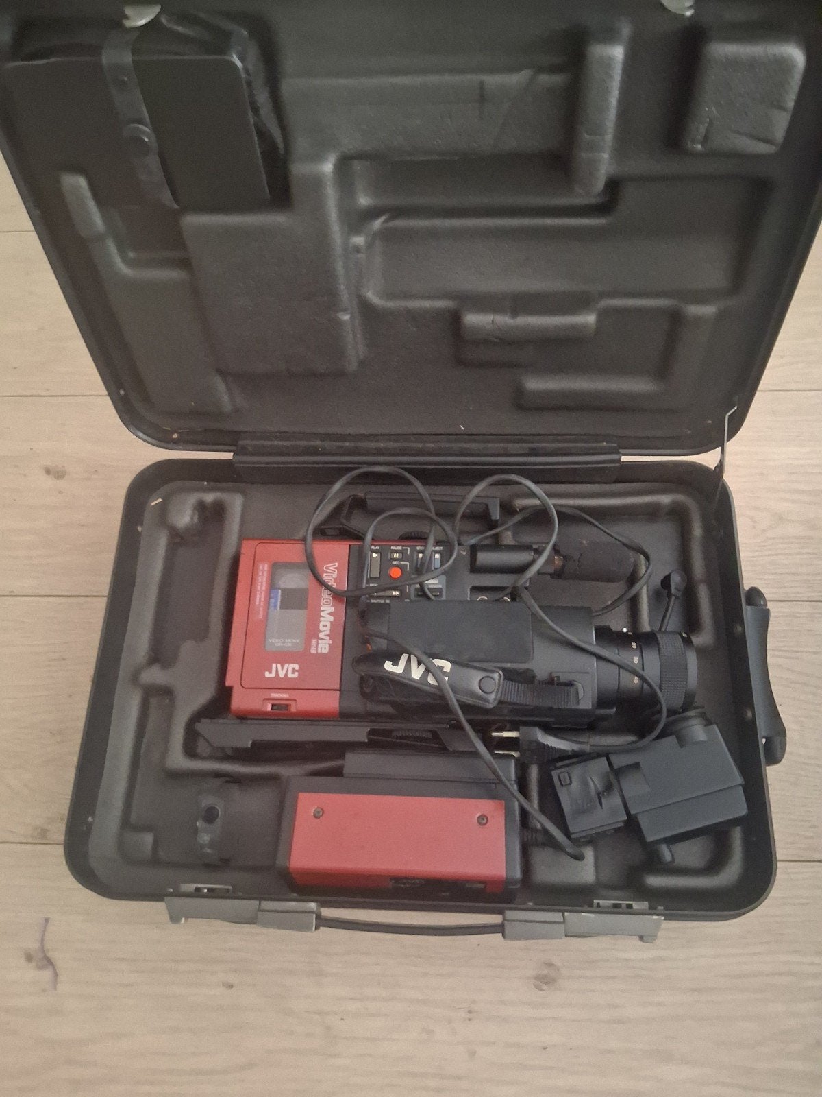 een jvc camera zwart rood, TV, Hi-fi & Vidéo, Full HD, JVC, Utilisé, Autres types