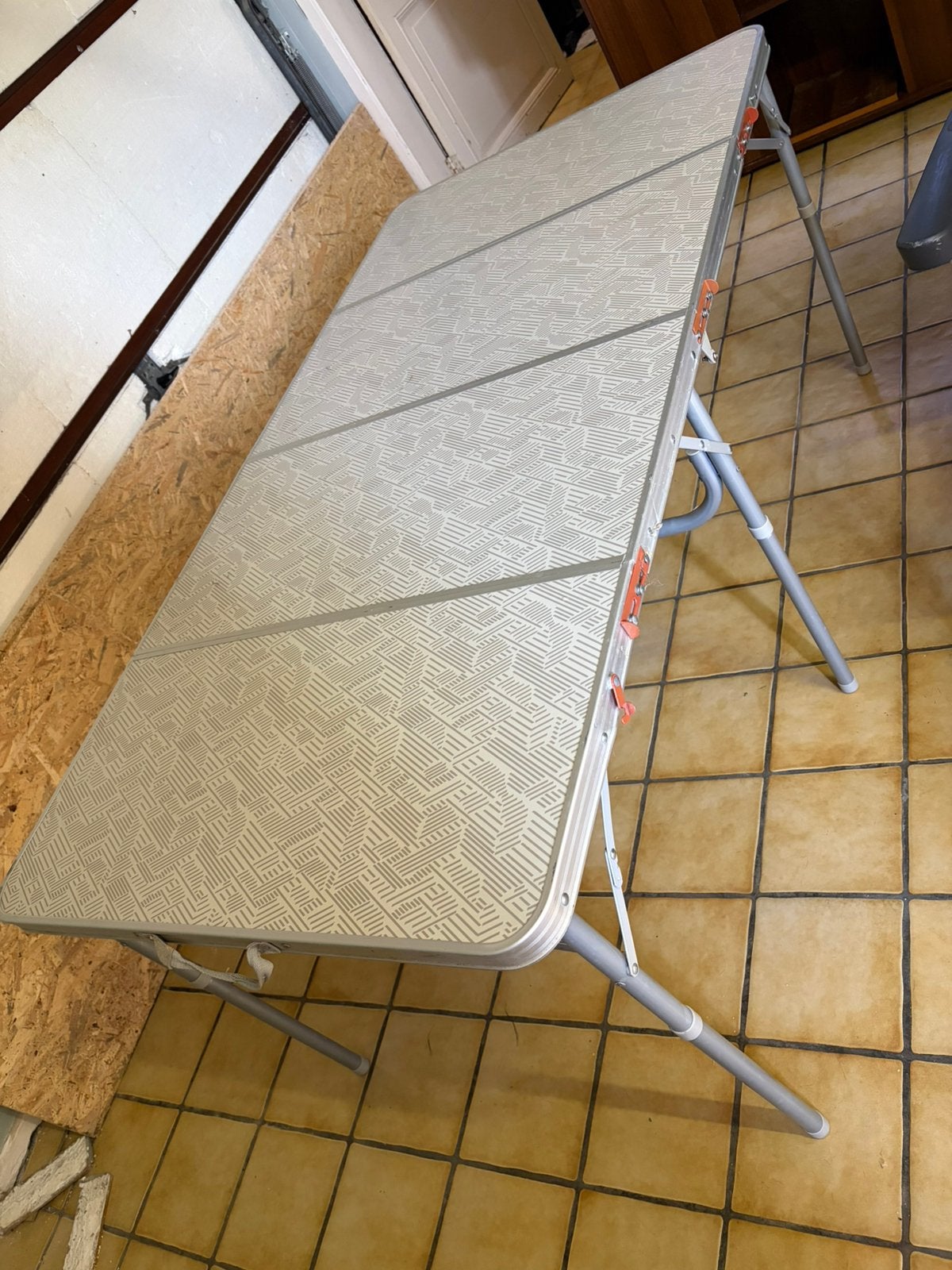 Kampeertafel, Caravans en Kamperen, Ophalen, Zo goed als nieuw