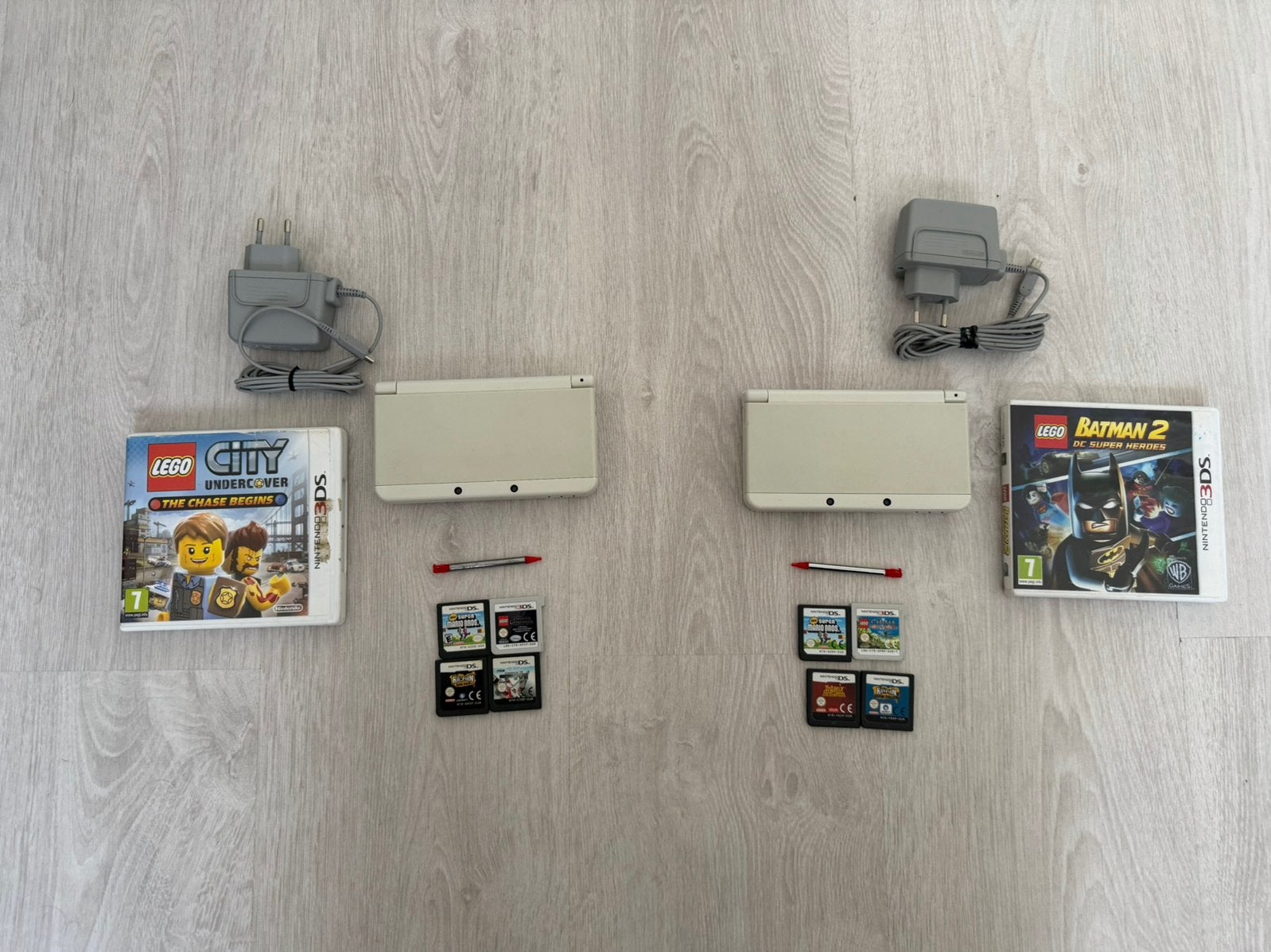 Set van 2 nieuwe Nintendo 3ds met 10 games, Games en Spelcomputers, Spelcomputers | Nintendo 2DS en 3DS, Ophalen, Zo goed als nieuw