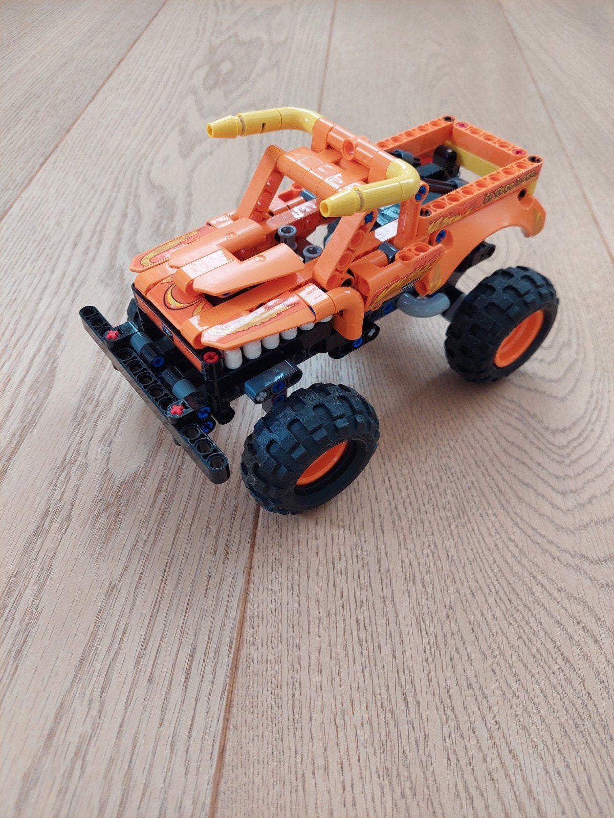 LEGO Technic Monster Jam ElToroLoco met handleiding/compleet, Kinderen en Baby's, Speelgoed | Duplo en Lego, Ophalen, Lego, Compleet