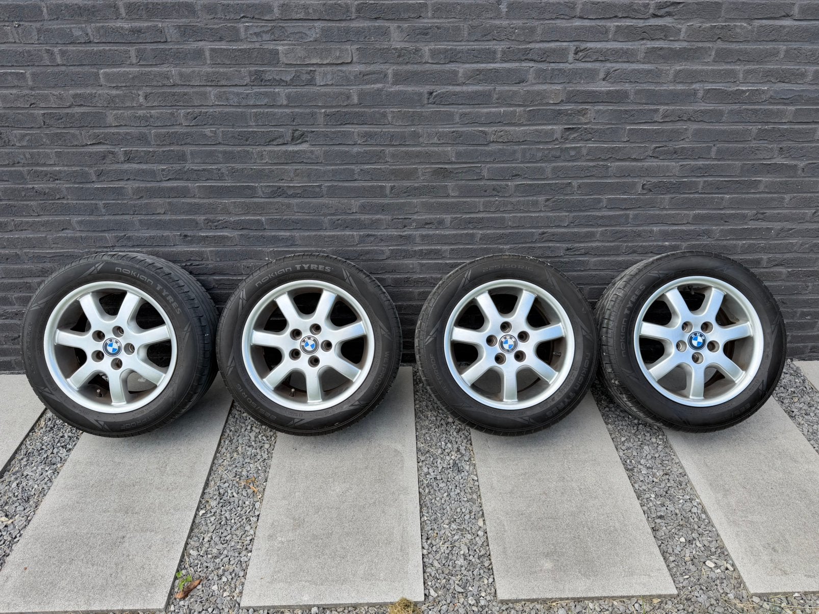 4 Centra 16" BMW 5x120 aluminium velgen + Nokian-banden, Auto-onderdelen, Banden en Velgen, Banden en Velgen, 16 inch, 225 mm