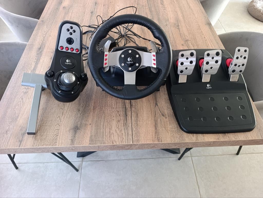 Logitech G27 neuf, Ophalen of Verzenden
