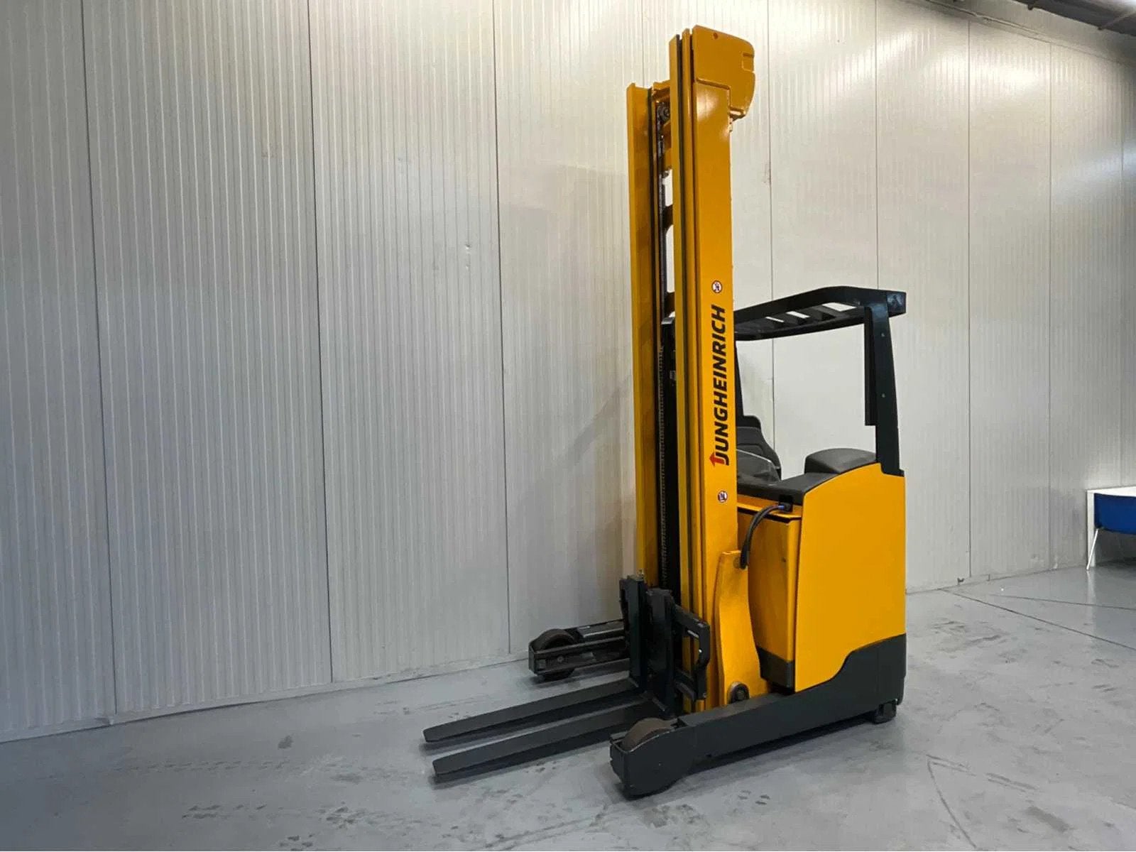 Jungheinrich Reachtruck ETV Triplex - Freelift - Sideshift, 1000 tot 2000 kg, Overige aandrijving, Reachtruck, Jungheinrich