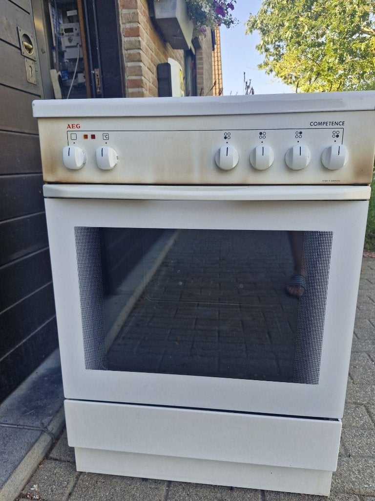 Cuisinière avec four, 4 zones de cuisson, Enlèvement, Utilisé, Gril
