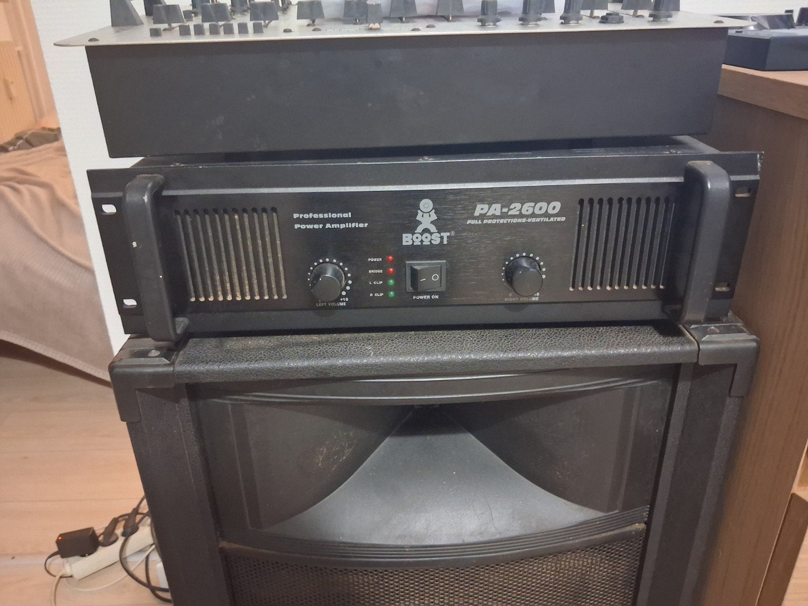 amplificateur, Enlèvement, Comme neuf, Autres systèmes, 120 watts ou plus