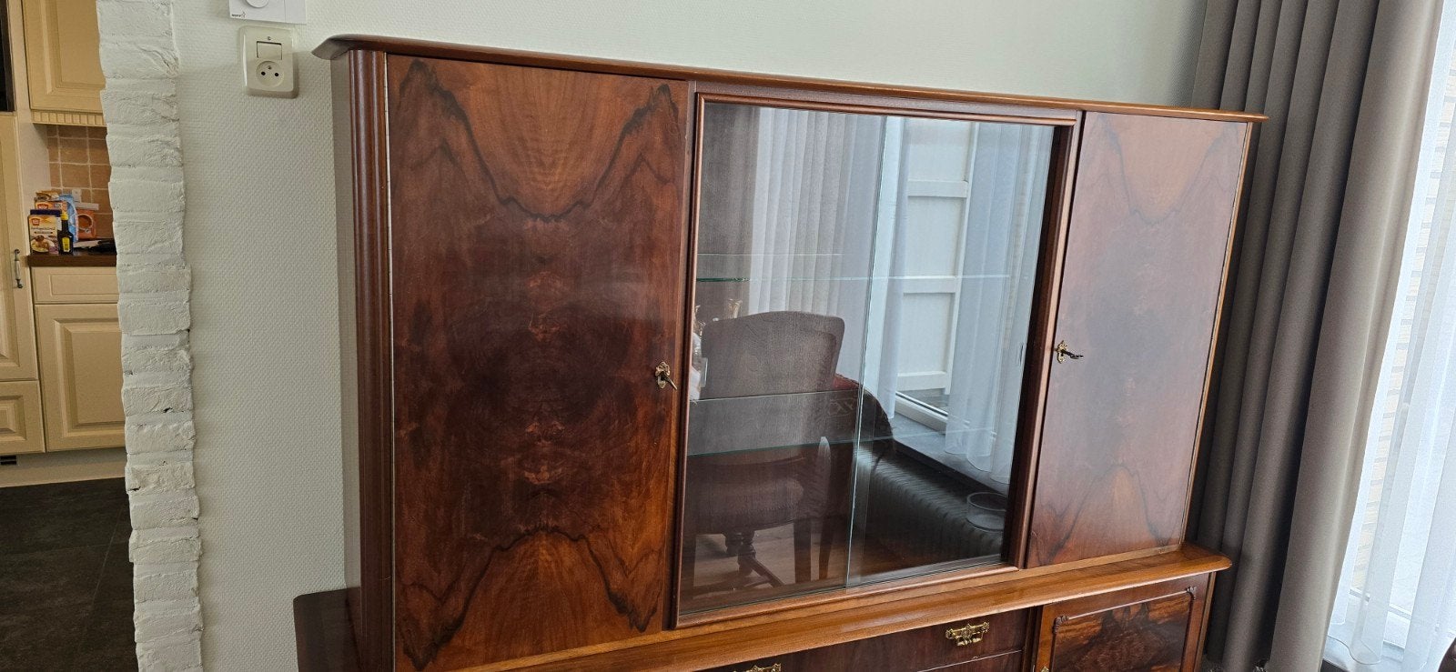 vintage vitrinekast / dressoir jaren 50/60, Ophalen