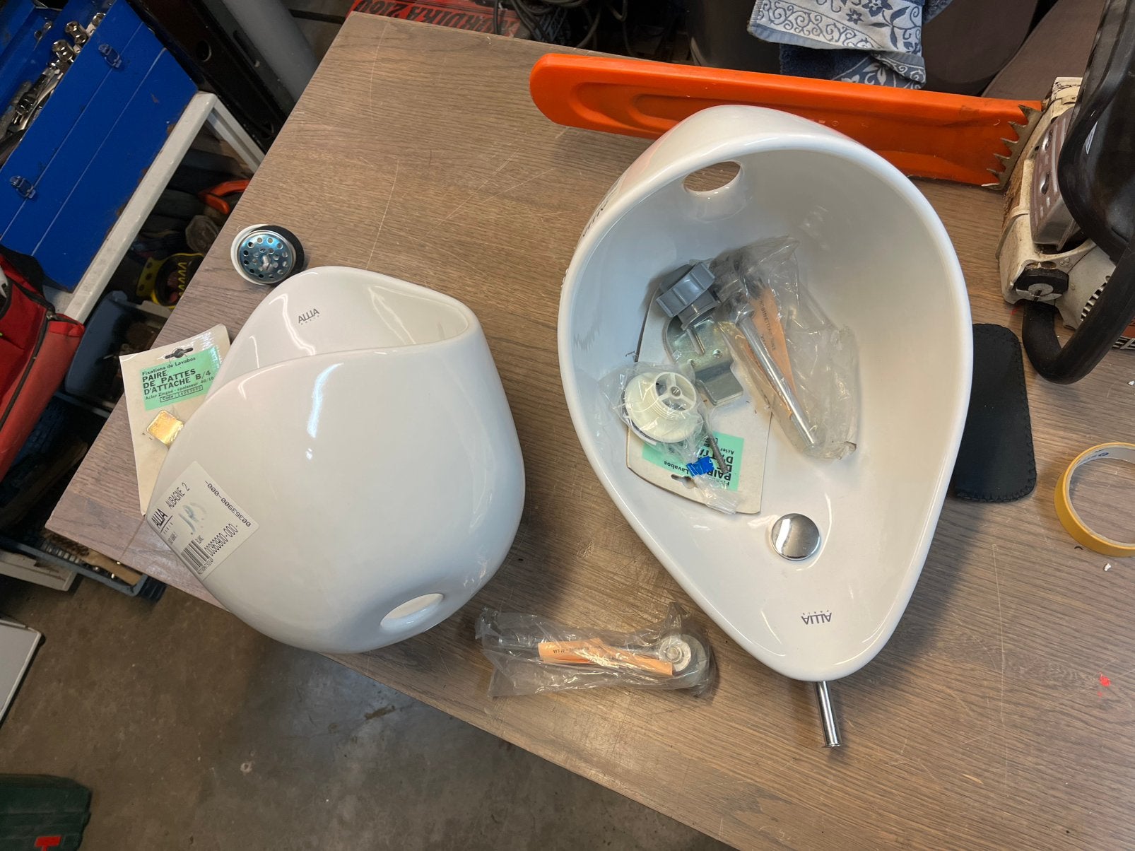 2 piscine urinior / 2 tussen shermen Nieuw, Ophalen, Nieuw